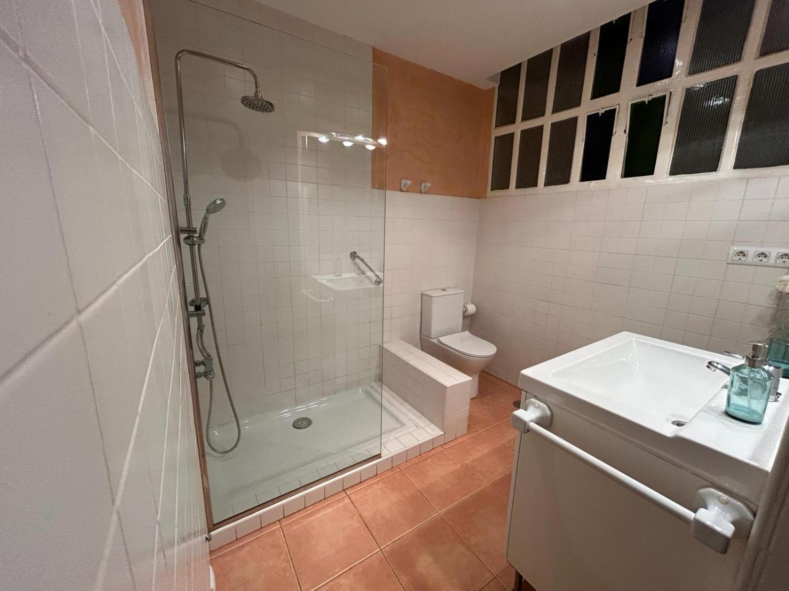 2 Bedroom Apartment By Guadalquivir River Seville Exterior photo